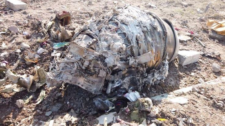 جزء من حطام الطائرة الأوكرانية التي أسقطتها إيران في صورة بتاريخ الثامن من يناير 2020.